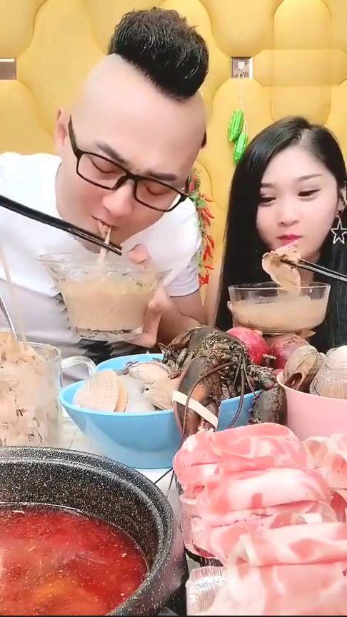 网红夫妻吃瓜,幕后真相与情感纠葛