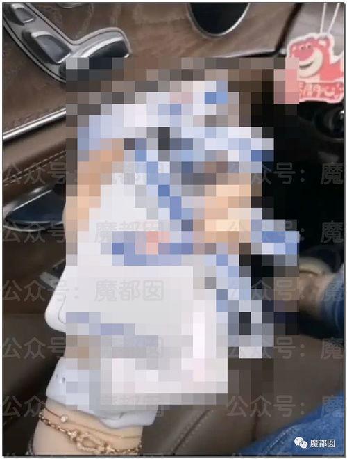 电梯女网红吃瓜,揭秘背后真相与网络热议