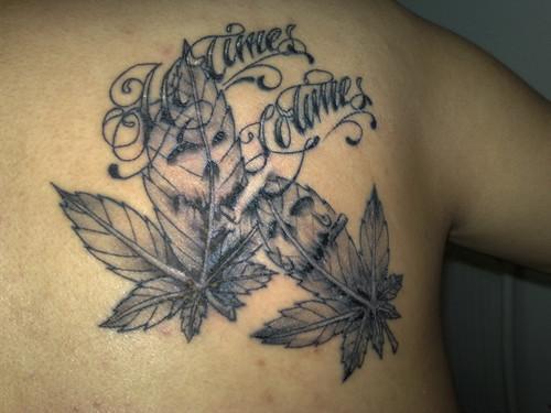 纹身的网红吃瓜图片高清,高清画面引发网友热议