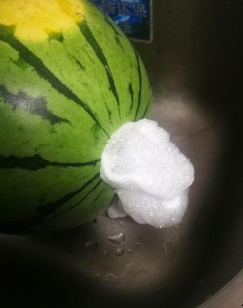 咬米吃瓜网红事件,揭秘网络舆论的狂欢与反思