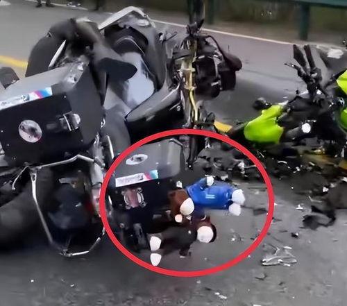 吃瓜车祸网红是谁,揭秘网络红人背后的故事