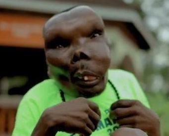 非洲网红吃瓜事件视频,引发网友热议！